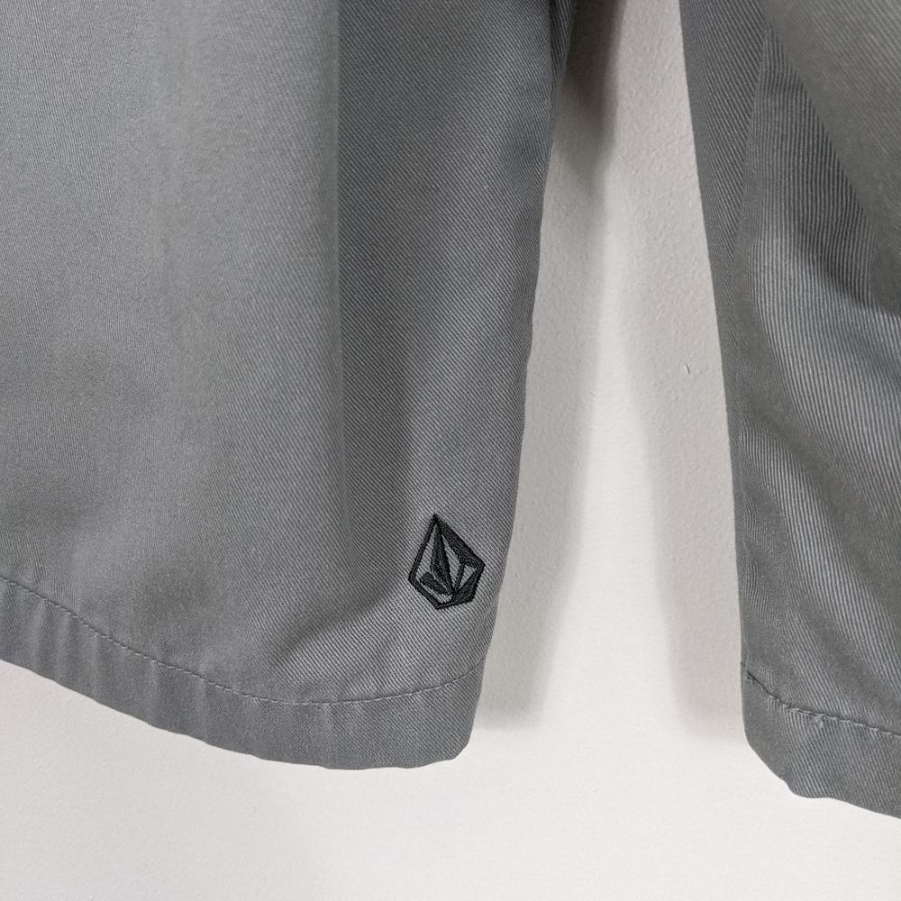 Volcom Gray Canvas Shorts Size 31 - Picture 7 of 9